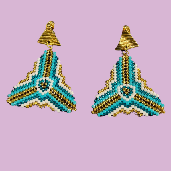 Aretes Triangulo Dorado Miyuki