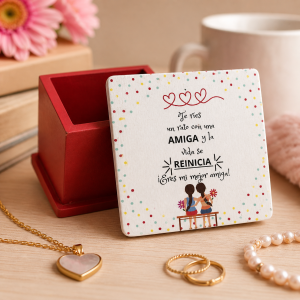 Caja en Madera Amigas